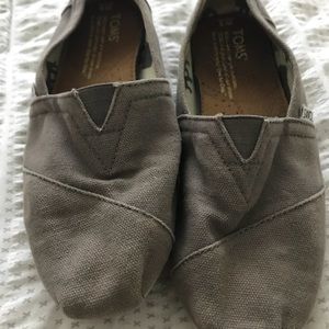 Toms flats grey size 5! Good used condition